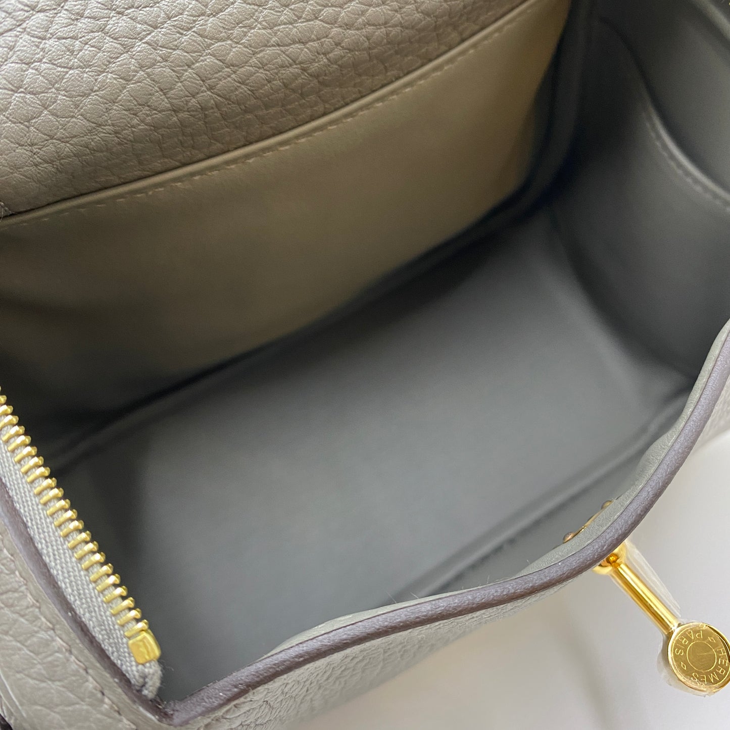 Hermes sac Lindy mini taurillon cl h079086cc ol