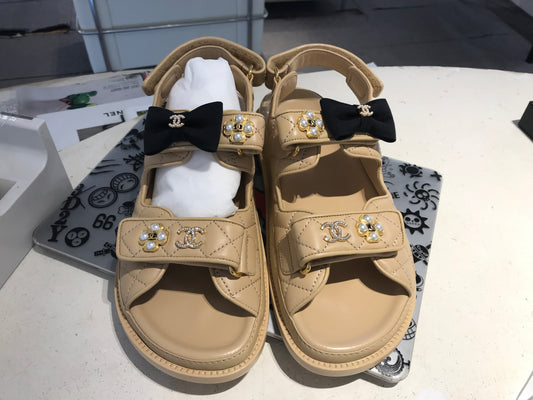 Chanel sandal beige  40 size