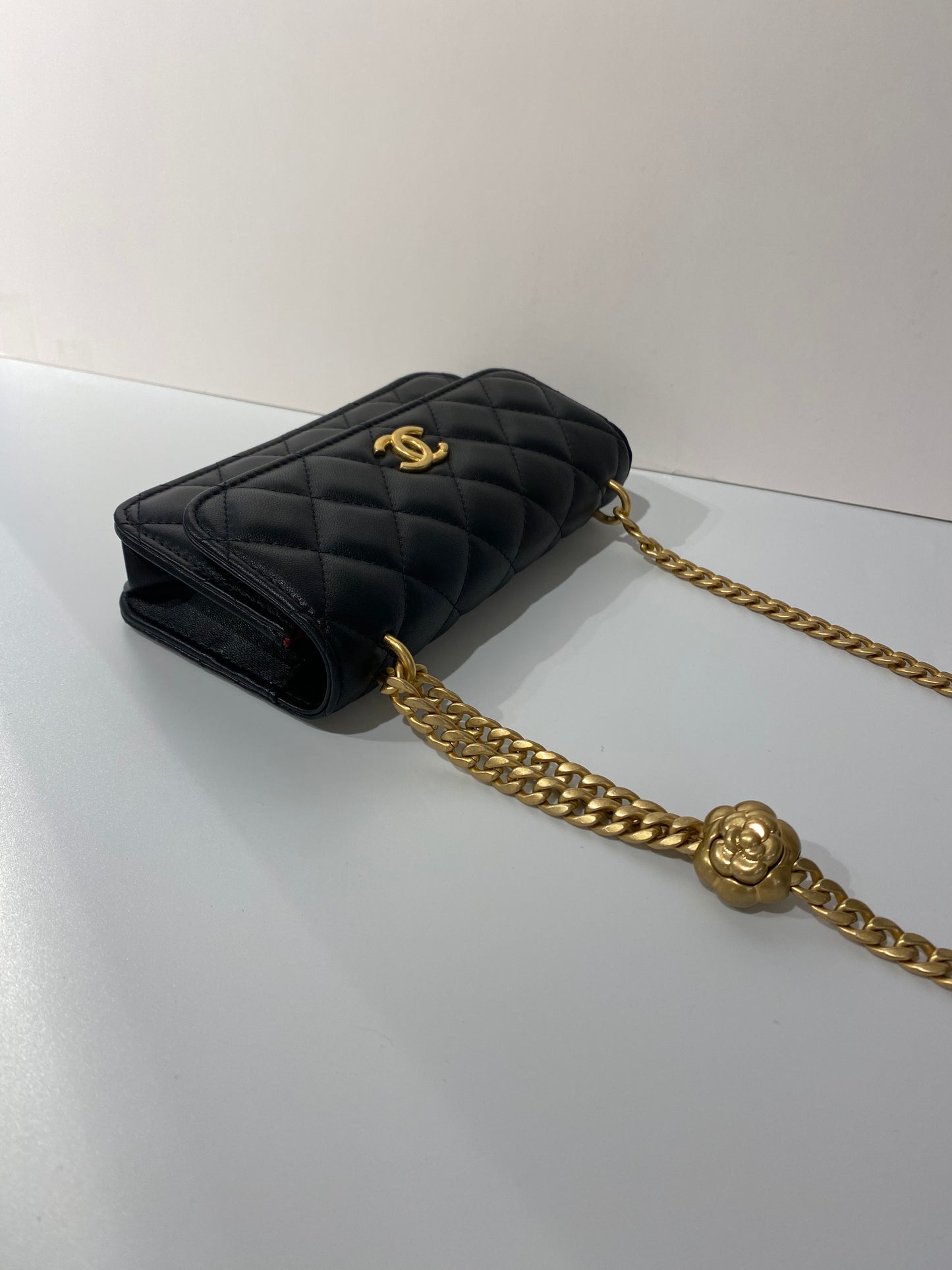Chanel 23c phone bag camellia